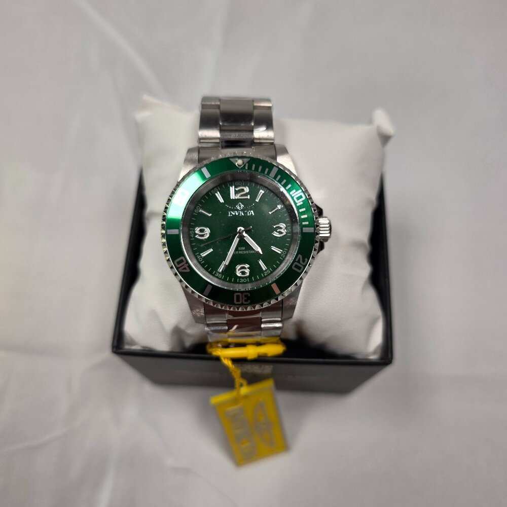 INVICTA Men‎ Pro Diver 30020 Watch 43mm Green Dial Silver Steel Quartz New Box
